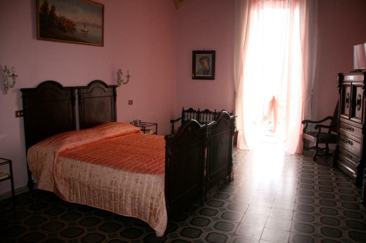 Bed and Breakfast Domus Cicerone Formia Exterior foto